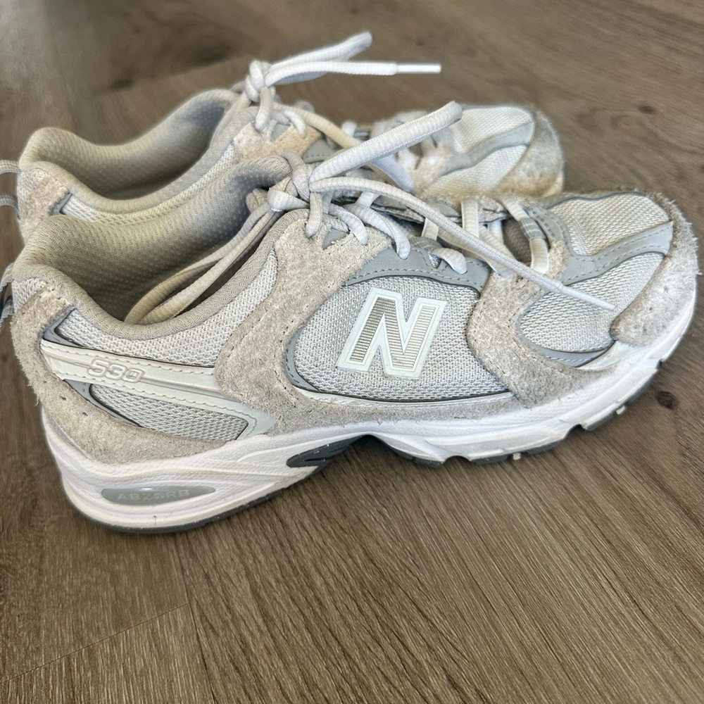 New Balance Women’s Athletic Sneakers in Light Gray and White